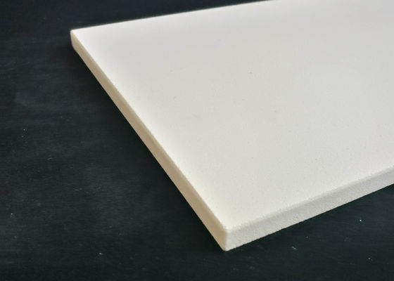Il materiale termico di colore del piatto ceramico bianco del quarzo ha messo a disposizione il servizio personalizzato fornitore